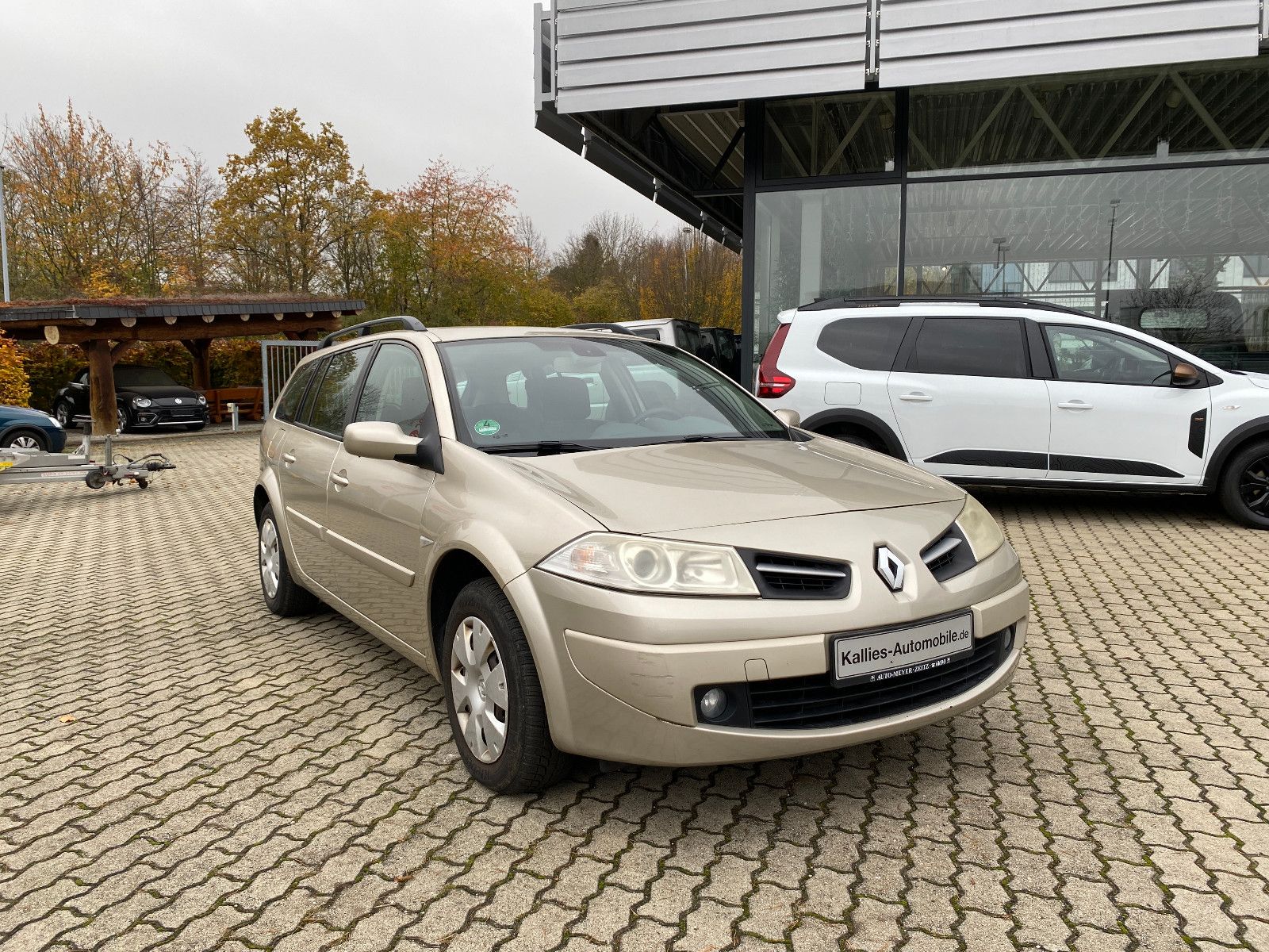 Fahrzeugabbildung Renault Megane Avantage 1.6 KLIMA+1.HAND+KLIMA+INSP.-NEU