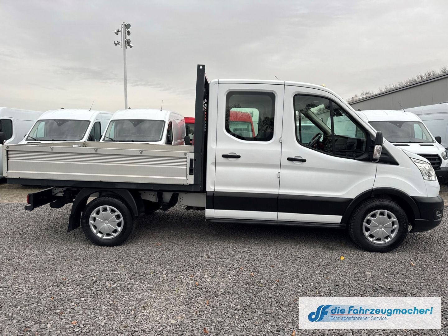 Fahrzeugabbildung Ford Transit Pritsche 350 L2 Doppelkabine  2.0 TDCi D
