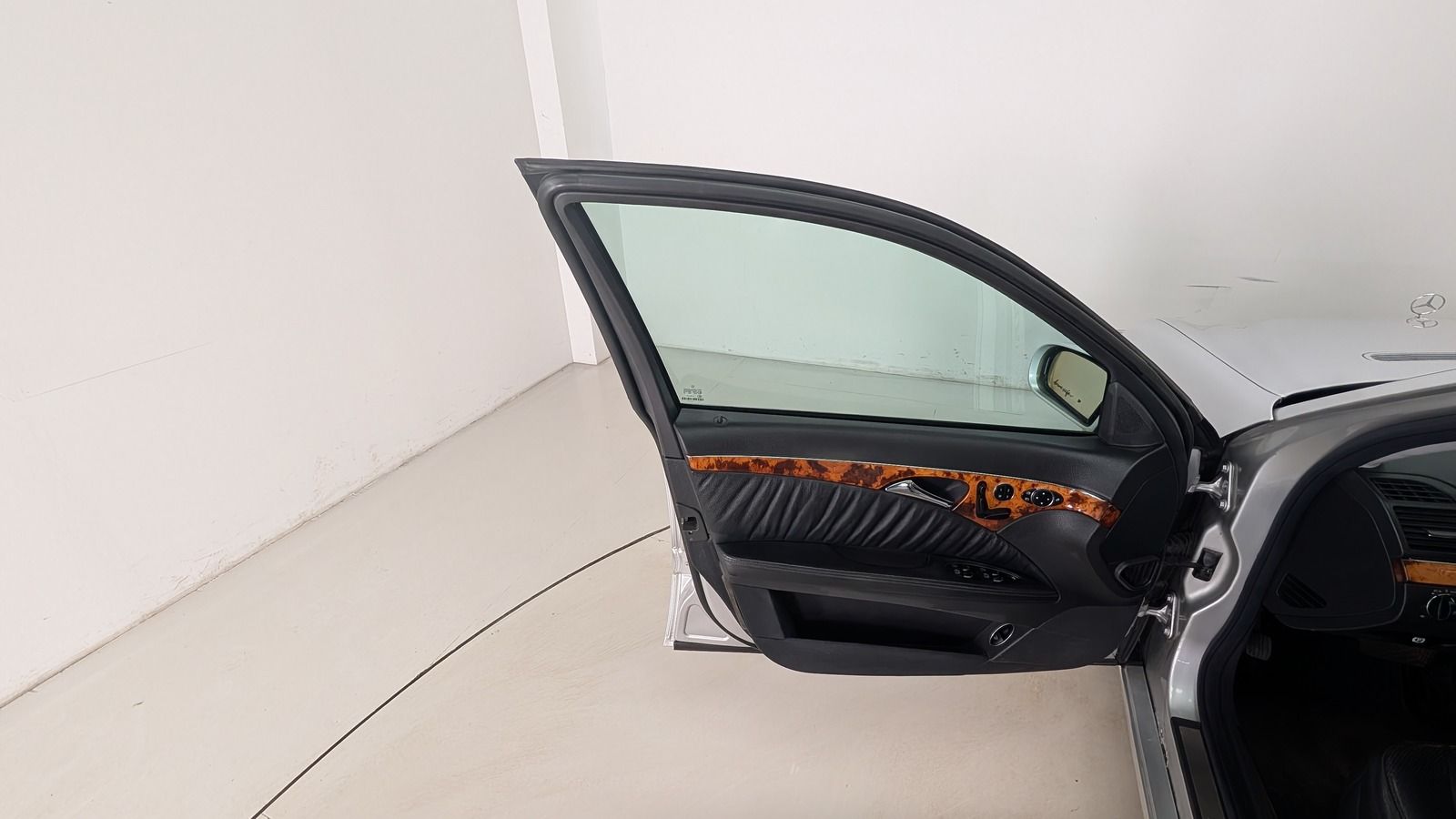 Fahrzeugabbildung Mercedes-Benz E 320 4Matic * Bi- Xenon * STHZ * Elegance