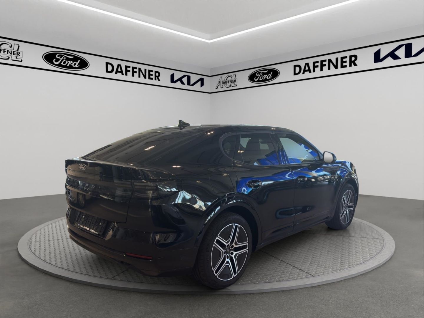 Fahrzeugabbildung Ford Capri HeadUp, elek Heckkl., Kamera totWinkelAss