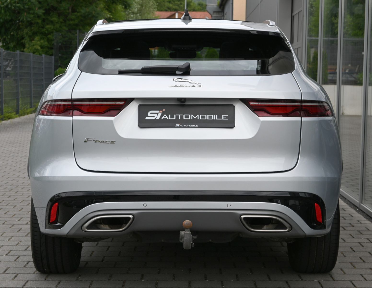 Fahrzeugabbildung Jaguar F-Pace D300 R-DYNAMIC SE AWD °ACC°AHK°HUD°PANO°