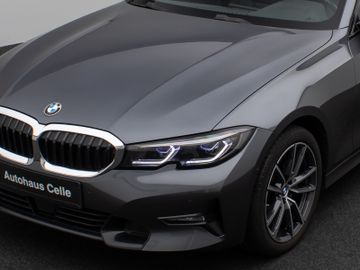 Fahrzeugabbildung BMW 320d Tour Sport Line AHK Standheizung LaserLicht