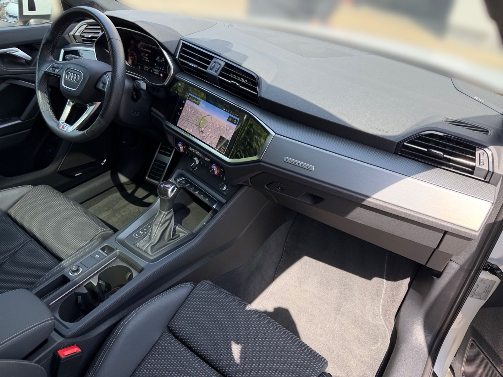 Audi Q3 - Bild 12