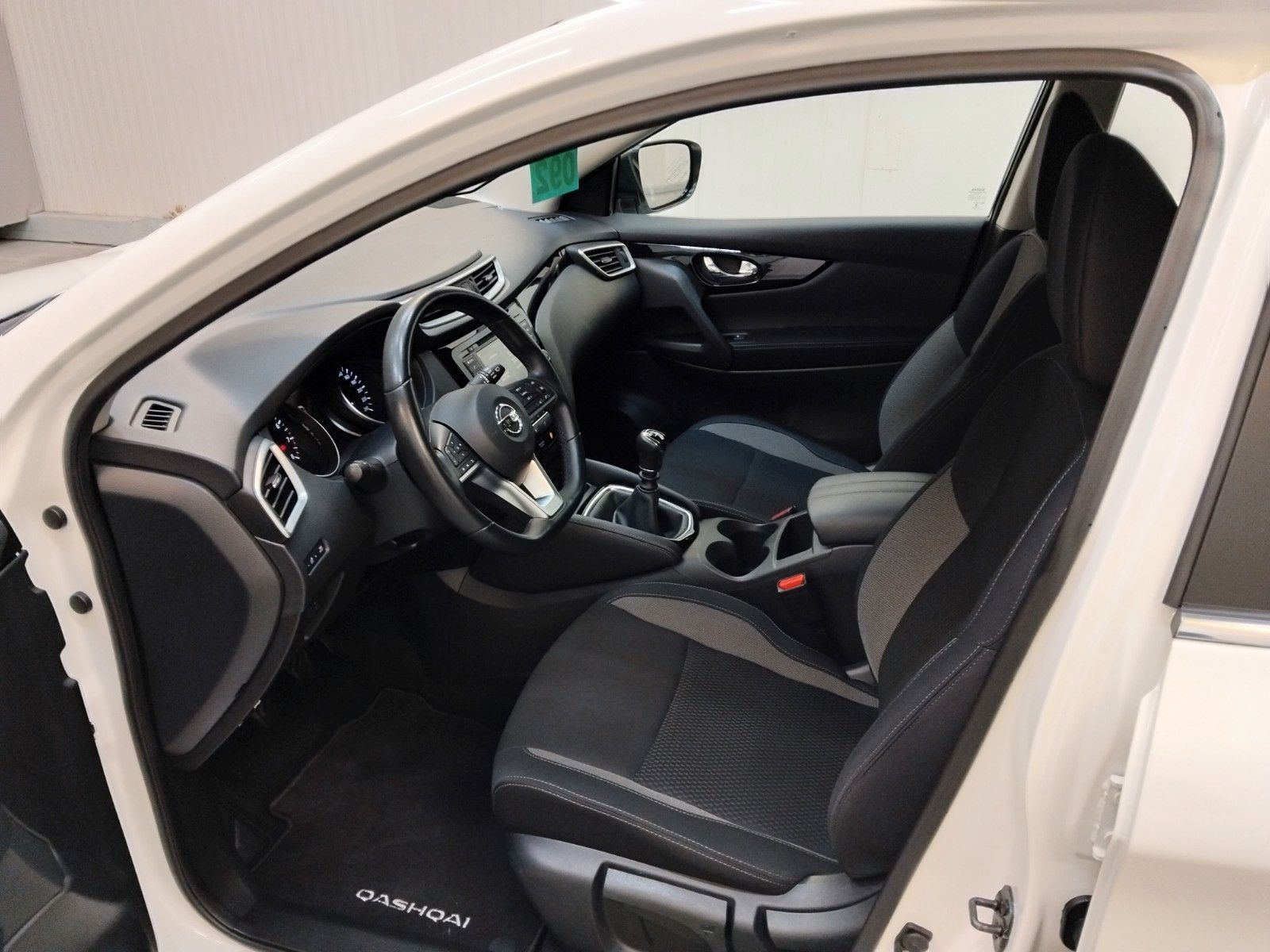 Nissan Qashqai (08/2021, Benzin)