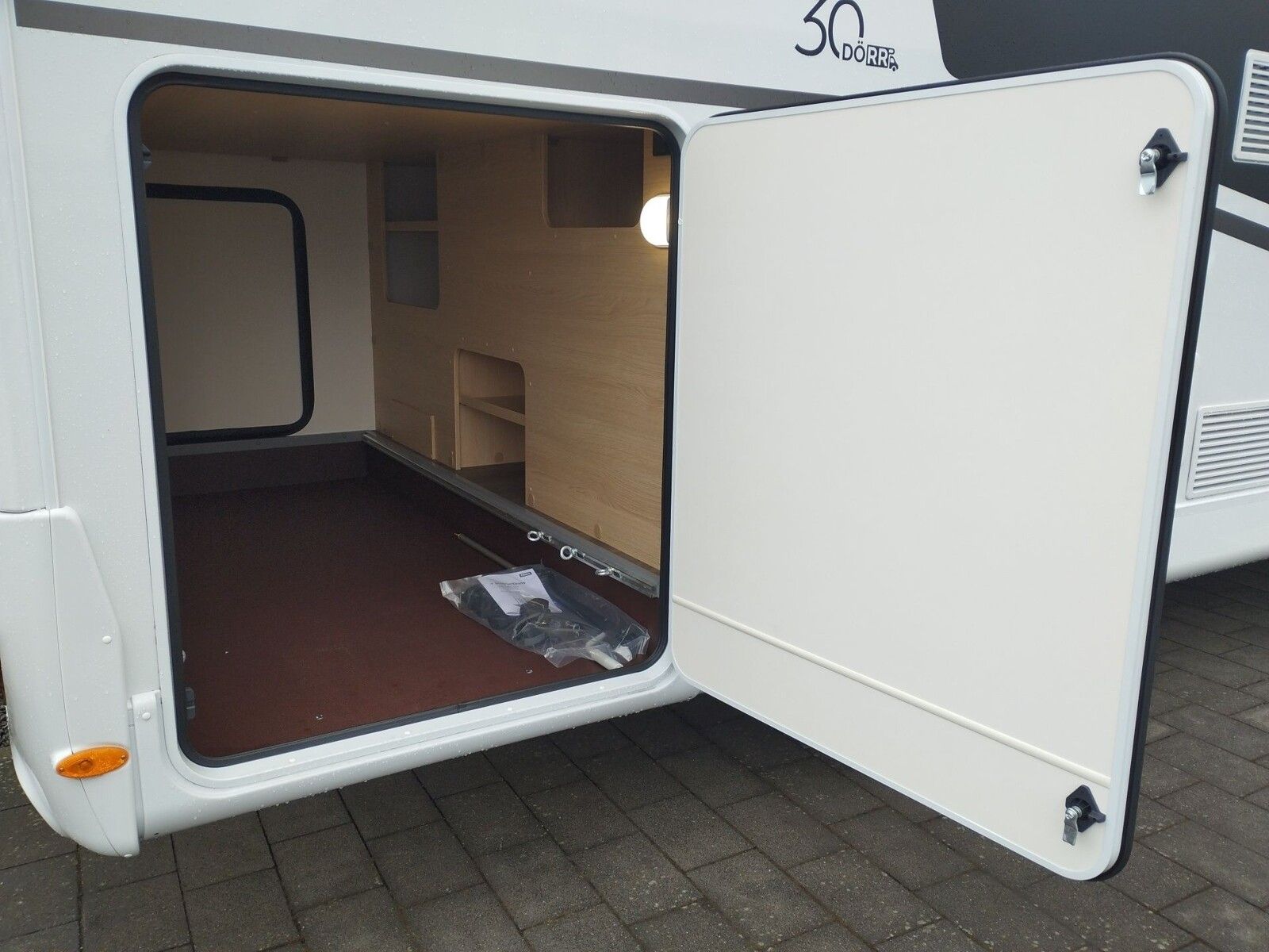 Fahrzeugabbildung Sunlight Adventure T 67S Automatik, Dörr Edition, TV