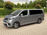 Toyota Proace (Verso) L2 Executive Leder/Pano/HUD/Xenon - Toyota Proace (Verso) mit Panoramadach