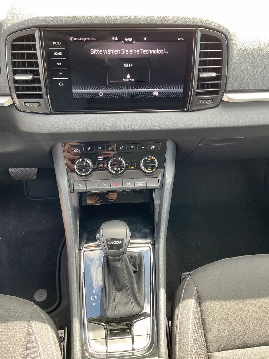 Fahrzeugabbildung SKODA Karoq 1.5l TSI ACT DSG,Navi,Kamera,LED,VirtualCo