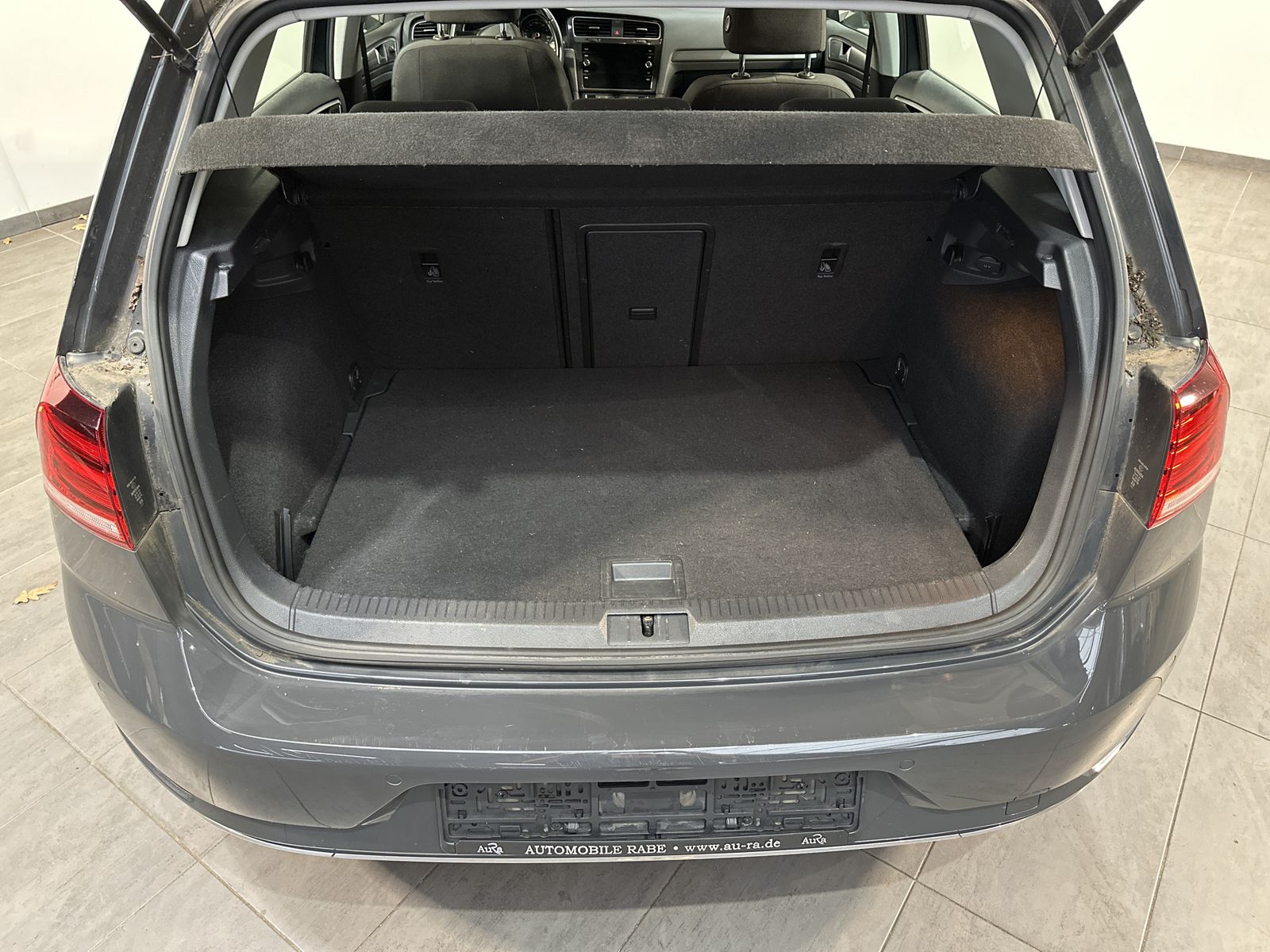 Fahrzeugabbildung Volkswagen Golf 2.0 TDI CL NAV+LED+ACC+SHZ+DYNAUDIO+TEMPO