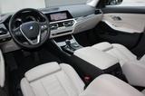 BMW 320d Touring Sport Line Aut.  ACC HeadUp Leder - BMW 320 Gebrauchtwagen in München