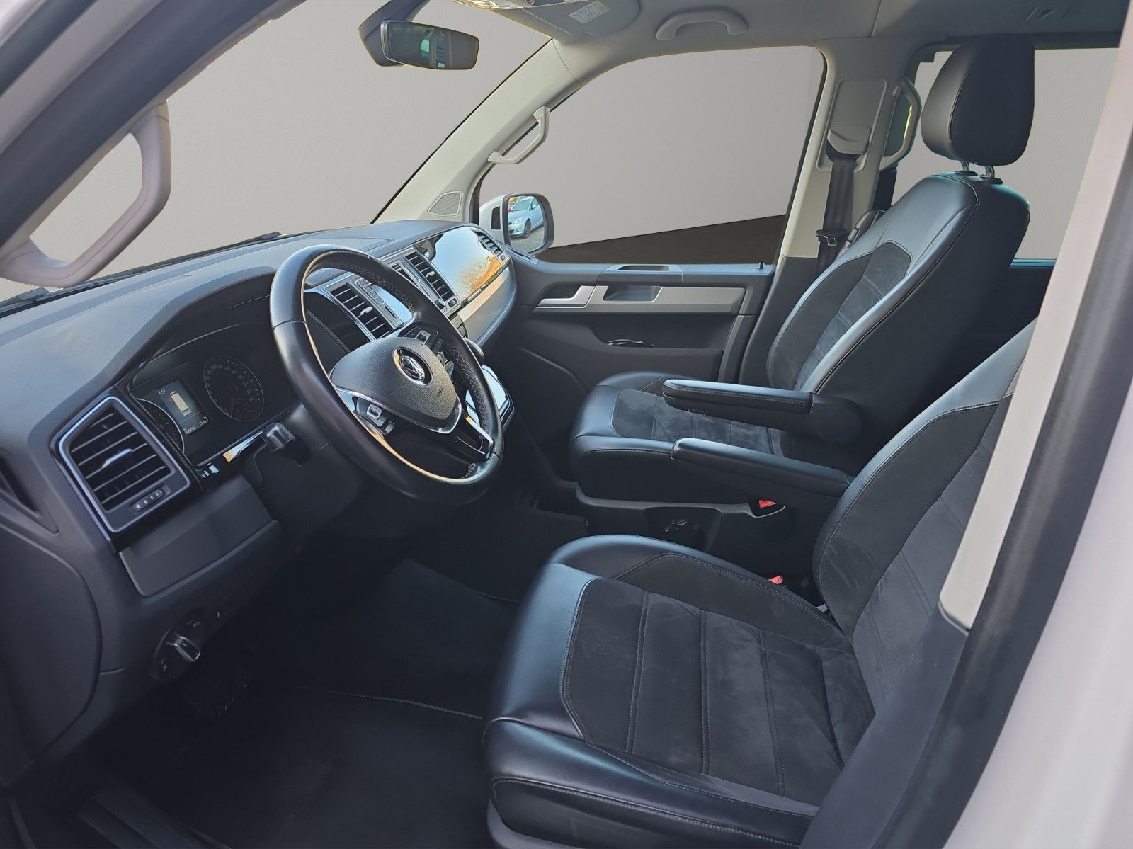 Fahrzeugabbildung Volkswagen T6 Multivan Generation Six 4Motion VOLL