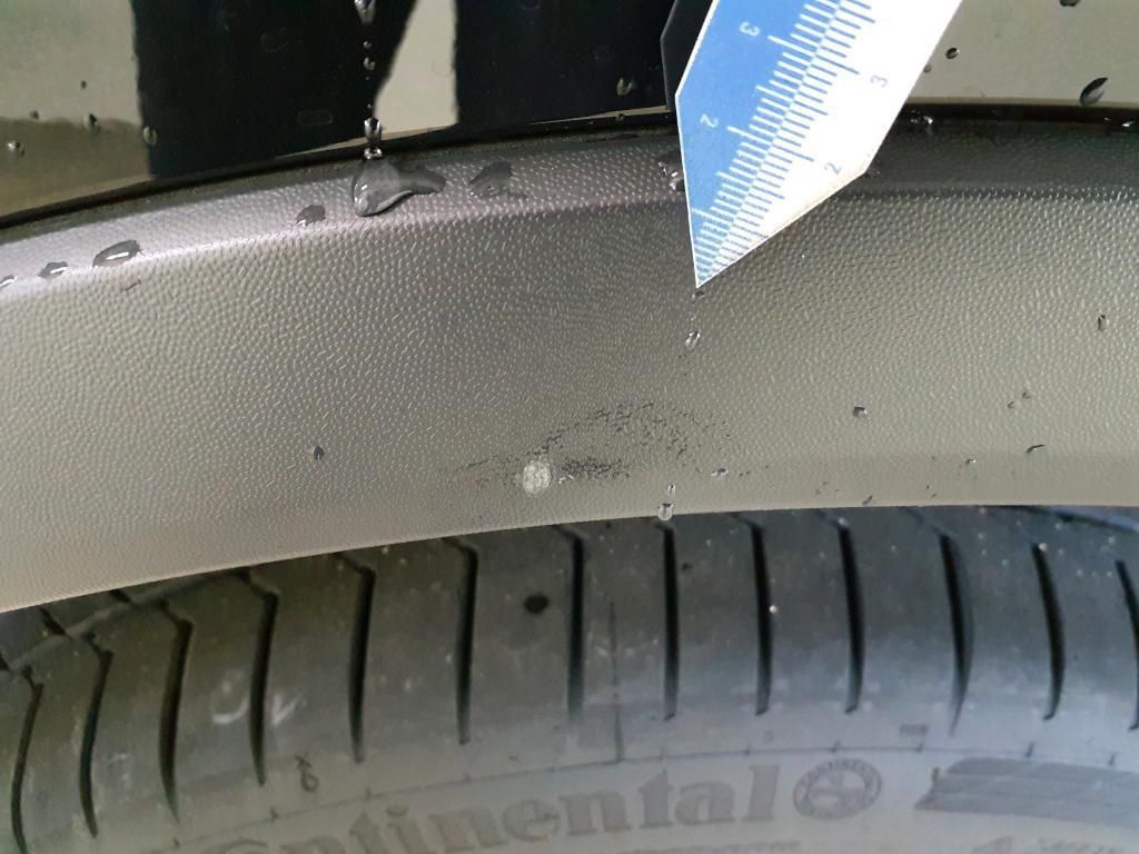 Volkswagen Tiguan R-Line 1.5 TSI 110kW 7-Gang DSG 4 Türen