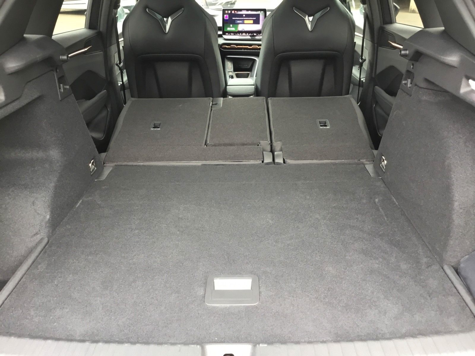 Fahrzeugabbildung CUPRA Terramar 2.0 TSI DSG 4Drive+Matrix+AHK+Pano+360°