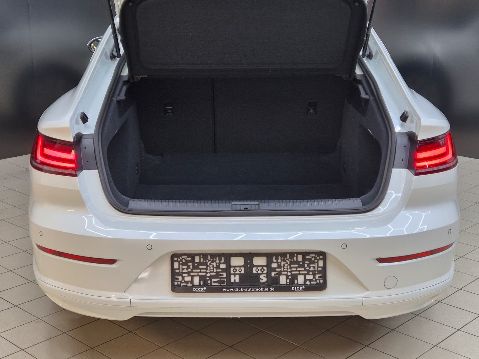 Fahrzeugabbildung Volkswagen Arteon 2.0 TDI DSG >VIRTU+NAVI+SHZ+LED+PDC+ACC+