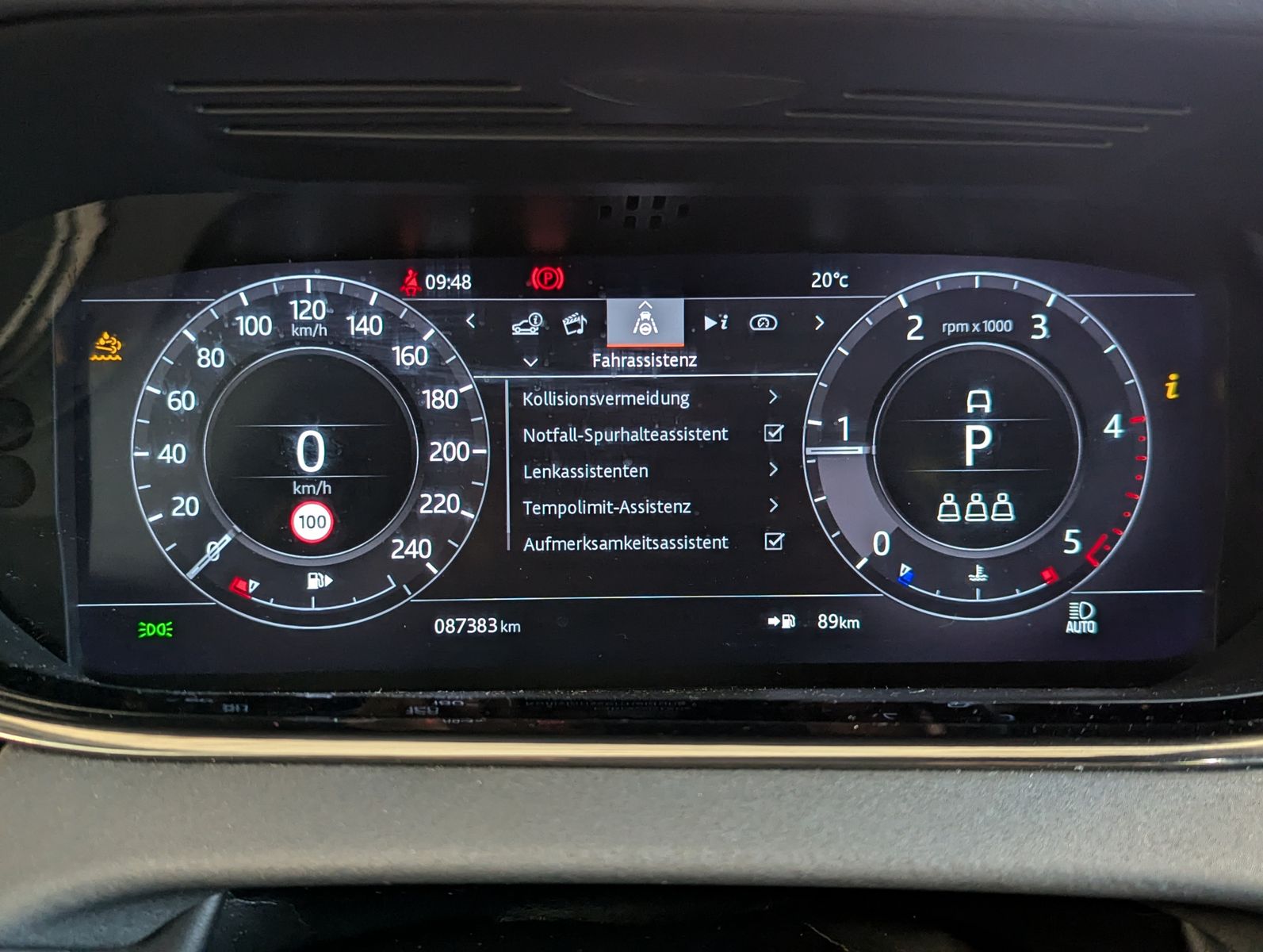 LAND ROVER Range Rover Evoque D180 R-Dynamic SE Pano HUD 20 - Image 28
