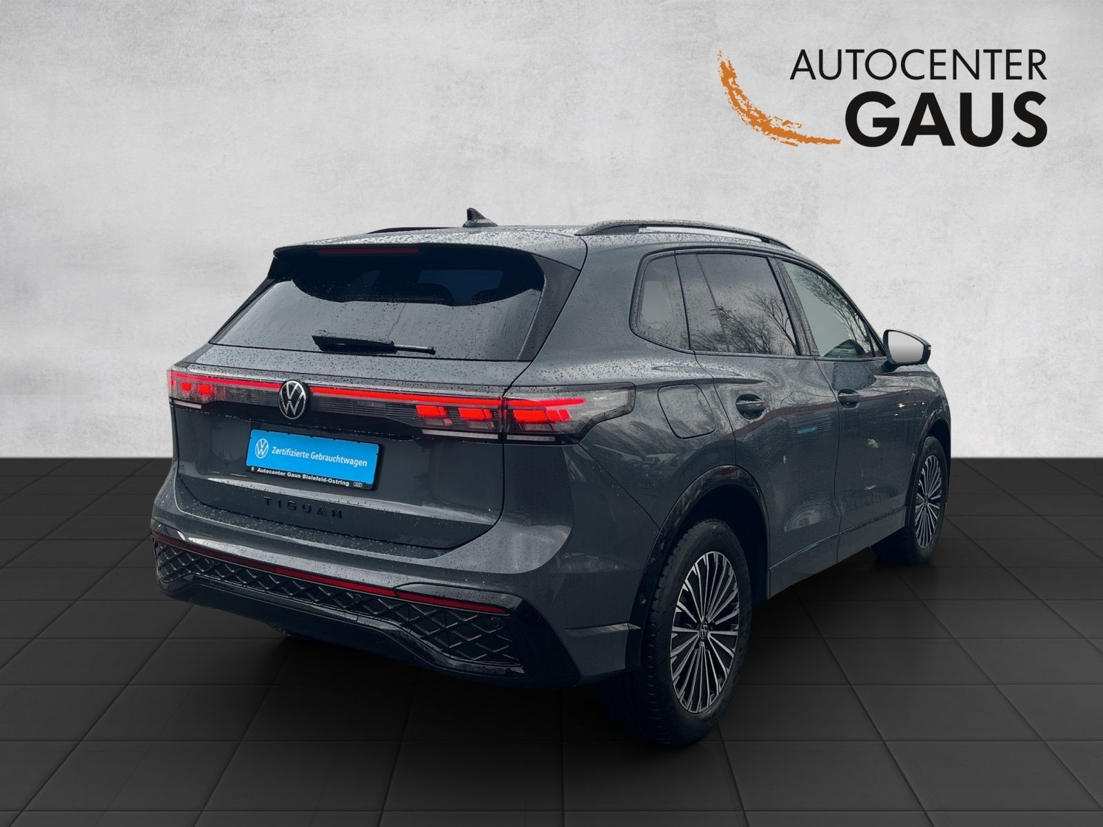 Tiguan R-Line 2.0 TDI DSG 4M AHK*Navi**Pano*Blac