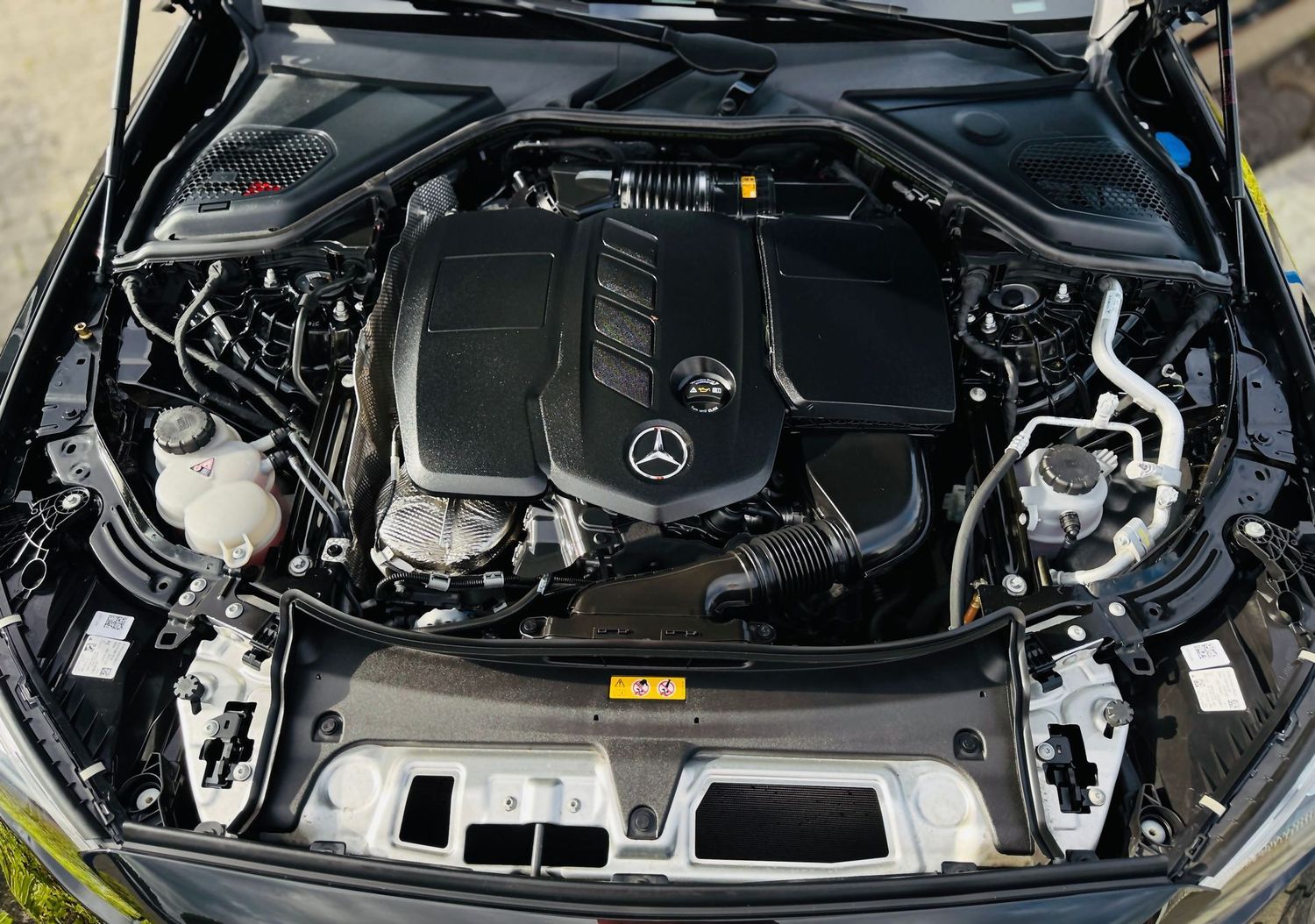 Fahrzeugabbildung Mercedes-Benz E 220 T d AVANTGARDE Advanced, AHK schw., Winter