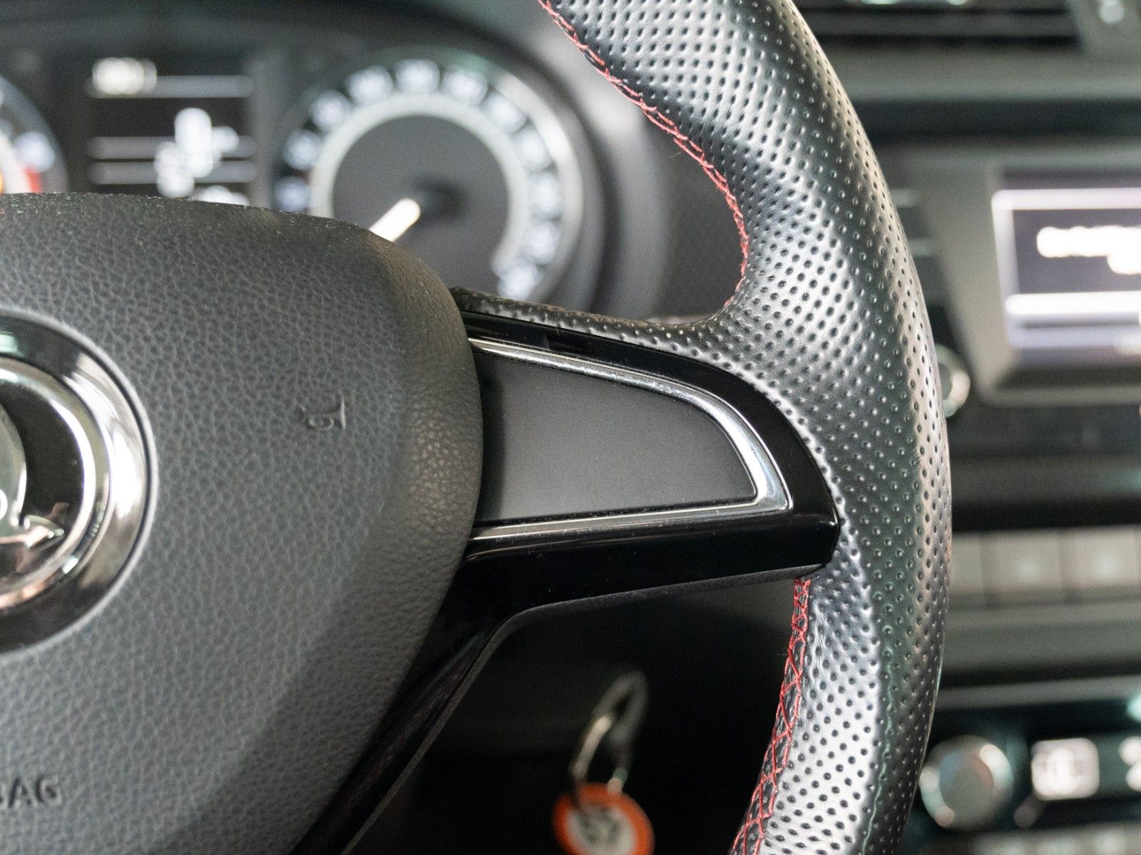 Fahrzeugabbildung SKODA Fabia Monte Carlo SITZHZG./PANO/PDC HI.
