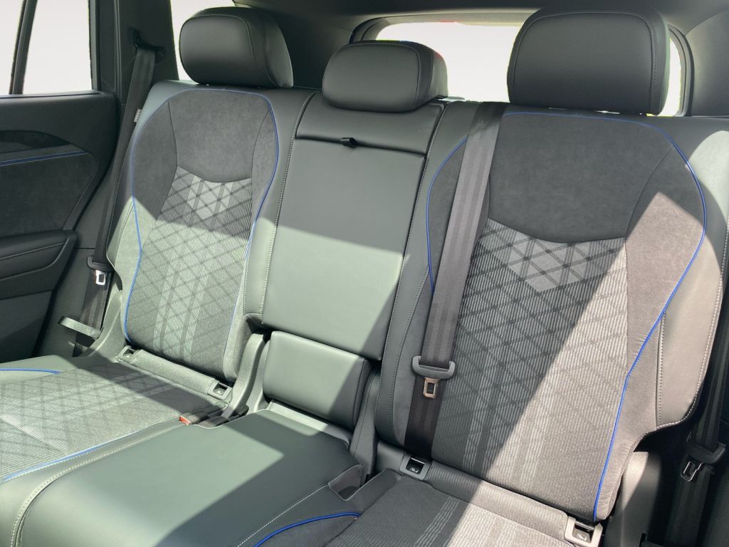 Fahrzeugabbildung Volkswagen Tayron 2.0 TDI SCR 4MOTION DSG R-Line
