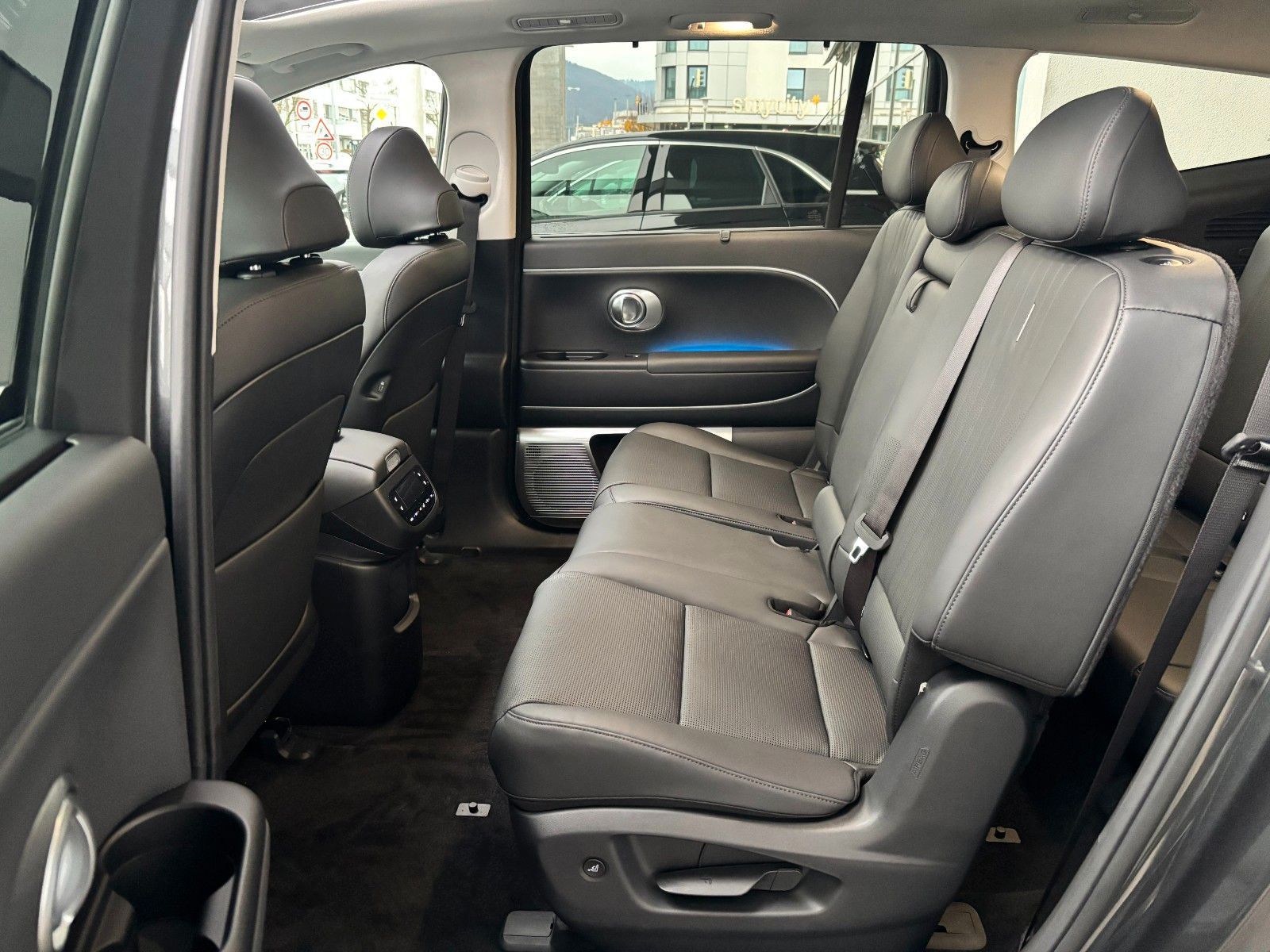 Fahrzeugabbildung Hyundai Ioniq 9 Elektro 7-Sitzer W Uniq 360,HUD,Kamera