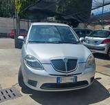 Lancia Ypsilon 1.2 Oro - Lancia Ypsilon Oro mit Benzin-Antrieb