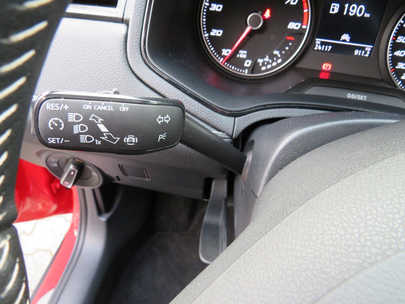 Fahrzeugabbildung SEAT Arona Xcellence LED SITZH.FULL-LINK  8-FACH 1.HD