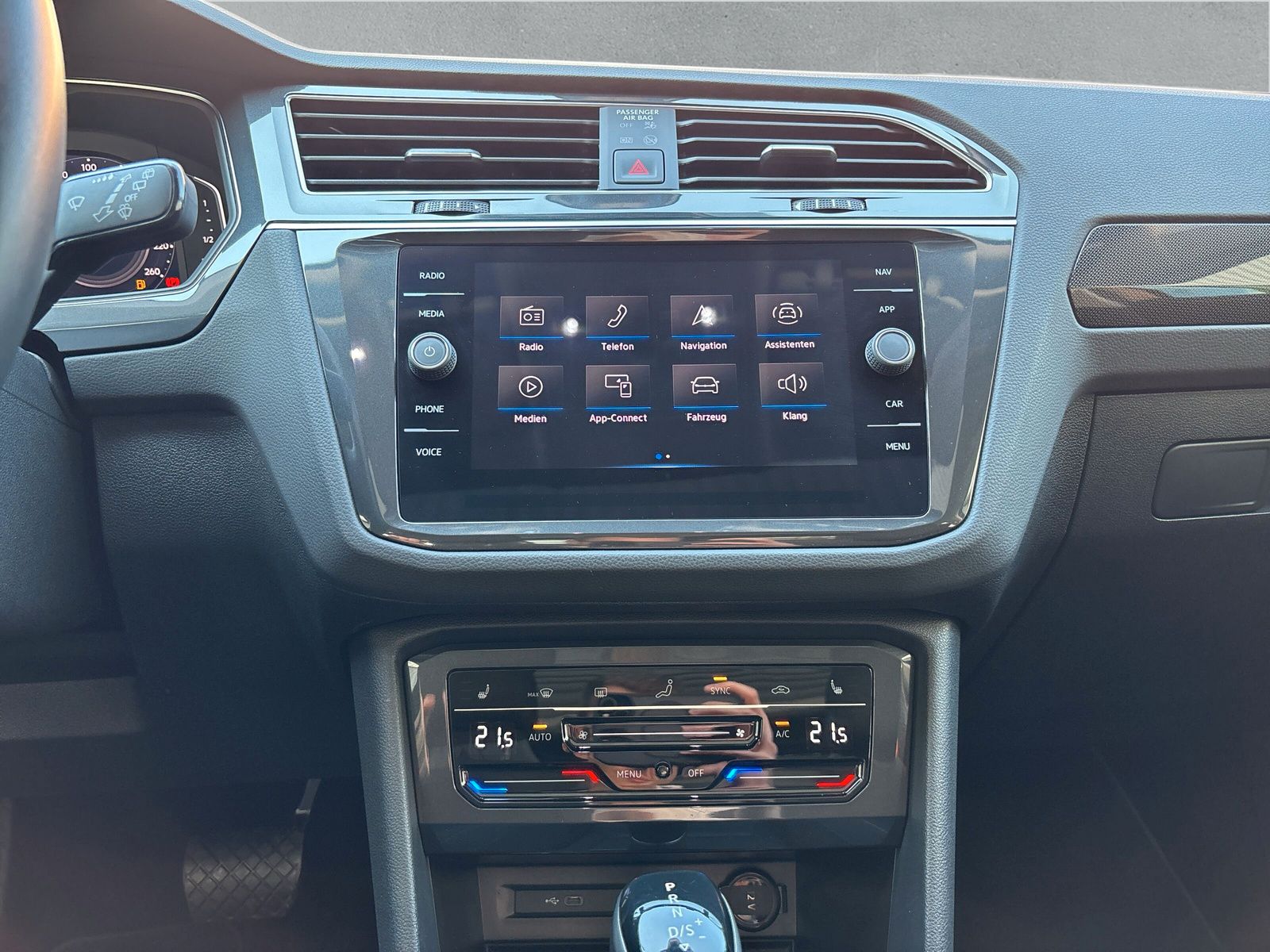 Fahrzeugabbildung Volkswagen Tiguan 2.0 TSI 4Motion Elegance PANO Keyless PDC