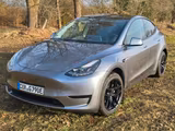 Tesla Model Y RWD SR LFP AHK PANO 360 WP MWST - Tesla Model Y: Silber