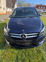 Mercedes-Benz B 220 d 4MATIC  AMG-Line Navi Kamera LED Allrad - Mercedes-Benz B 220 mit Diesel-Antrieb