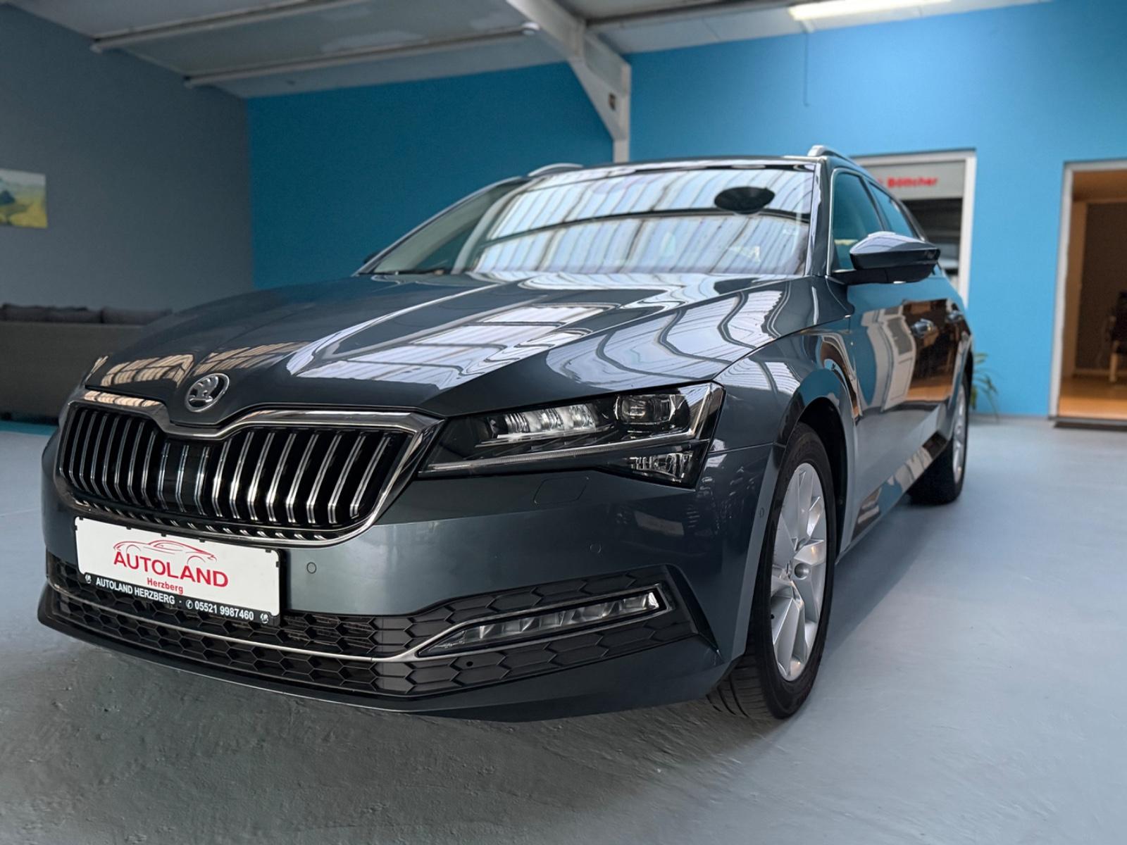 Skoda Superb Combi Style DSG NAVI AHK SHZ LEDER