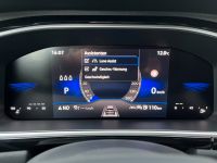 VW T-Roc 1.5 TSI DSG R-Line SHZ NAV AHK KAM 5JGAR bei Autohaus Landmann & Maier OHG