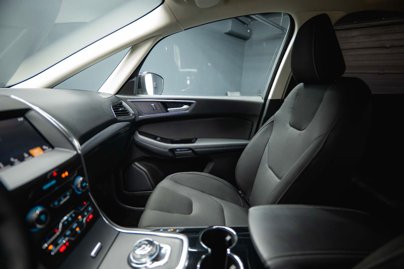 Fahrzeugabbildung Ford S-Max Titanium 2.0 EcoBoost *ACC*Kamera*LED*