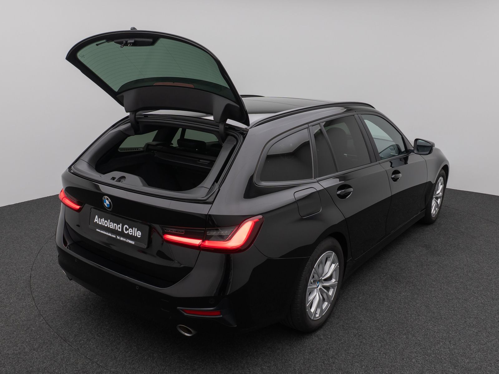Fahrzeugabbildung BMW 320d Panorama HiFi PDC LED Geschwindigkeitsreg