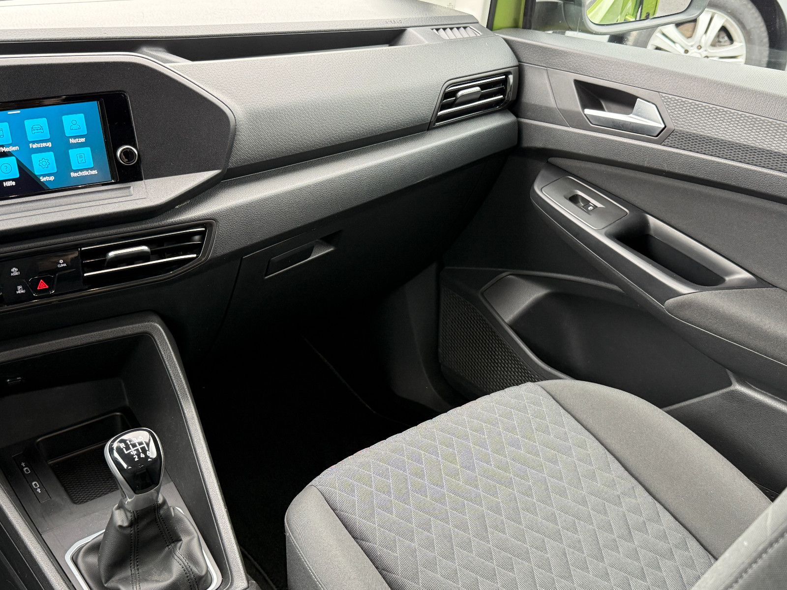 Fahrzeugabbildung Volkswagen Caddy Life 2.0 TDI ACC DAB PDC SHZ Winterpaket