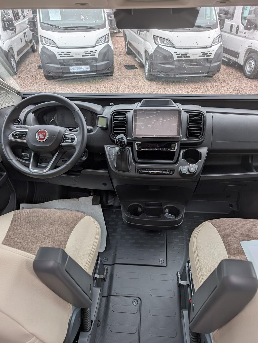 Fahrzeugabbildung Eura Mobil Van V 595 HB Captain-Chair-Sitze, Solar, Skyroof