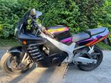 Yamaha FZR600R - YAMAHA FZR