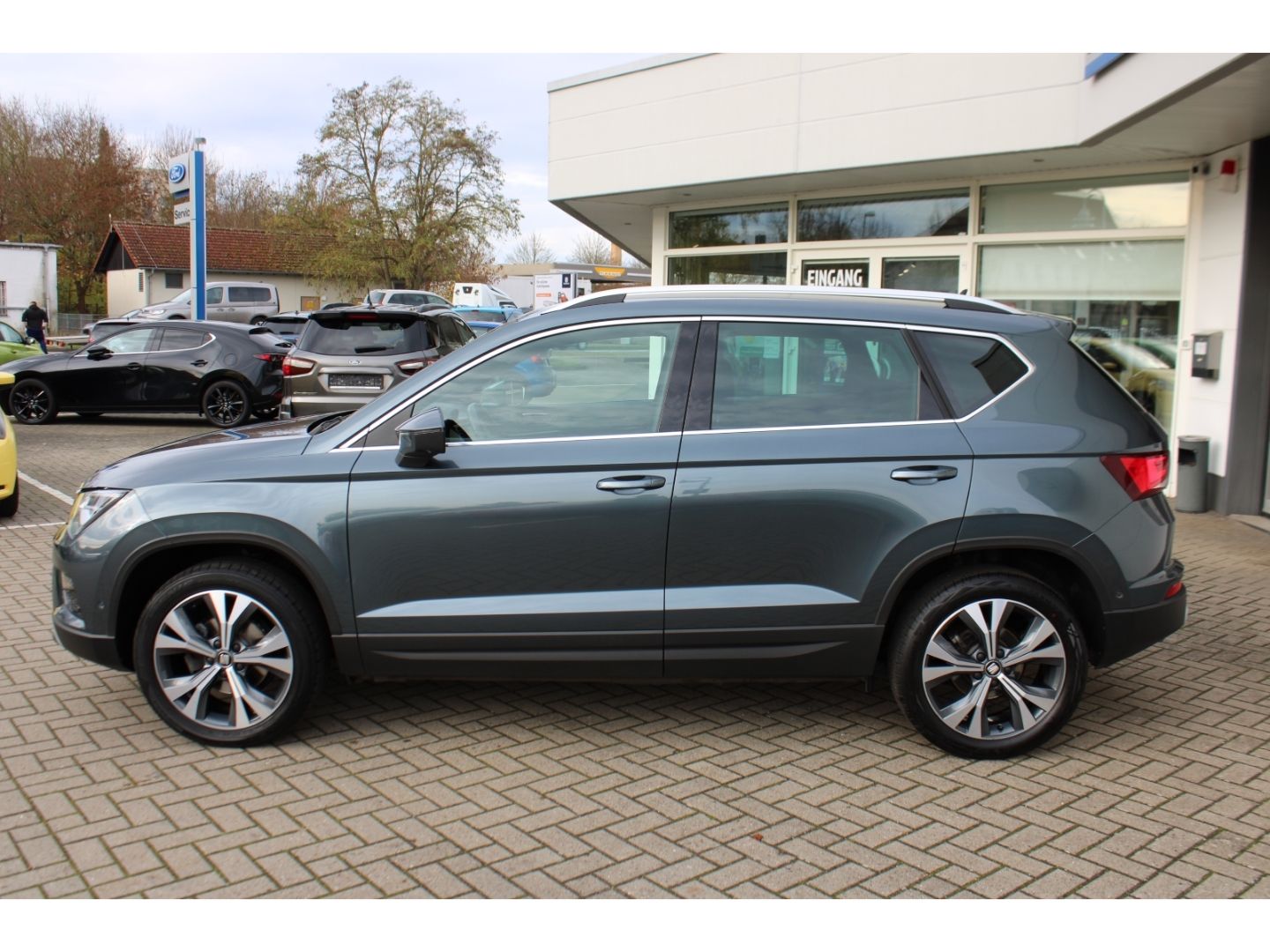 SEAT Ateca 1.5 TSI Xcellence LED GJR GRA RFK Navi AHK - Image 2