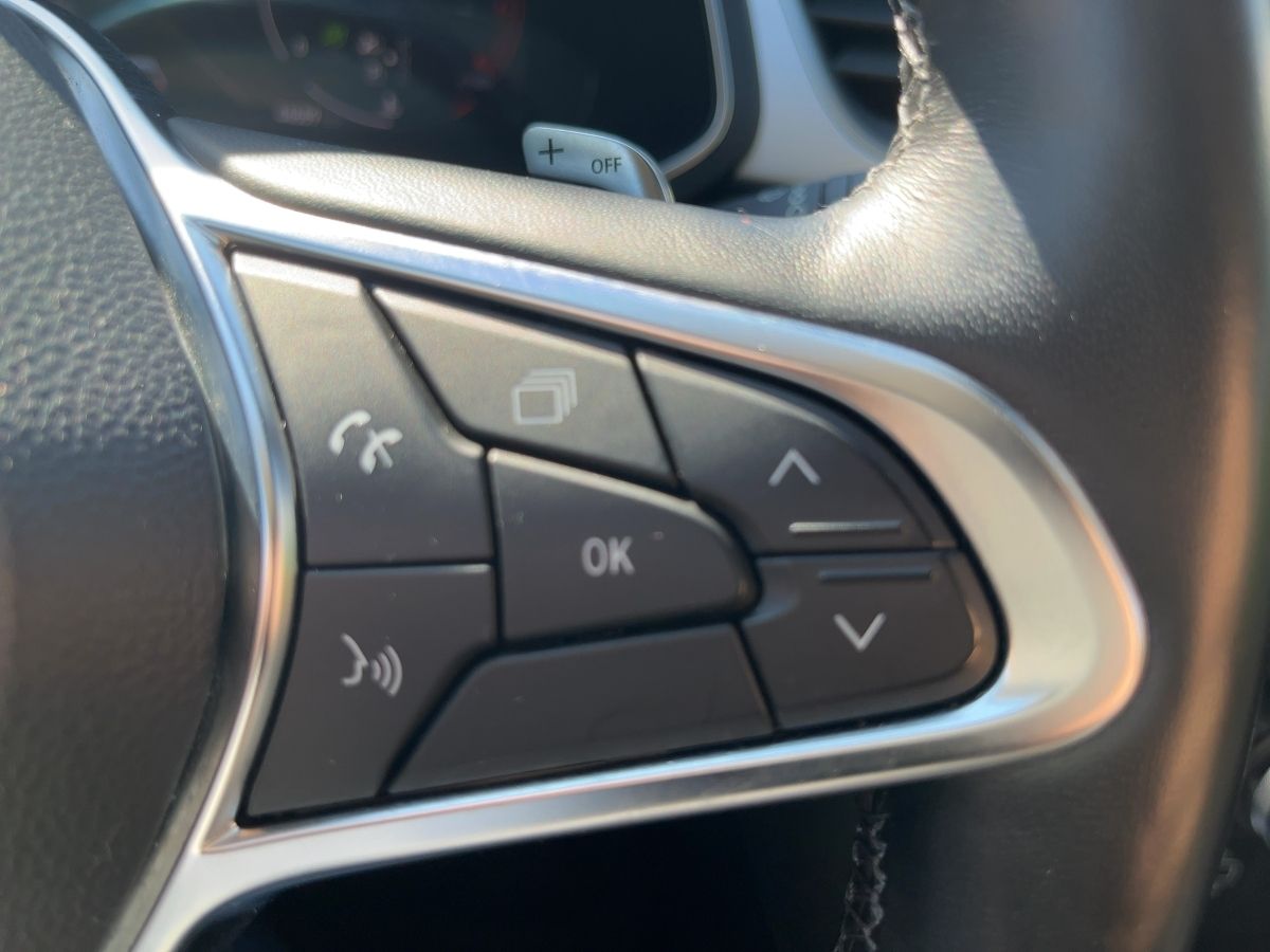 Fahrzeugabbildung Renault Captur TECHNO TCe 160 EDC ABS Fahrerairbag ESP Z