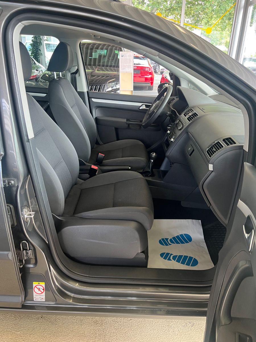 Fahrzeugabbildung Volkswagen Touran 1.6 TDI * 7.SITZER * SITZHEIZUNG *
