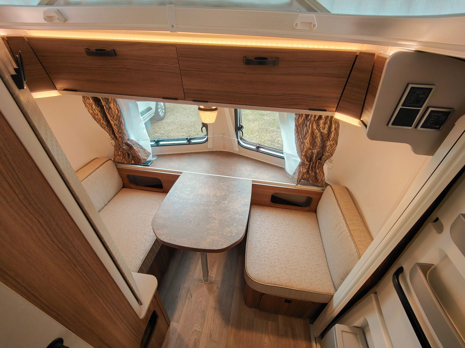 Fahrzeugabbildung HYMER / ERIBA / HYMERCAR Touring 430 - 5.494€ sparen!