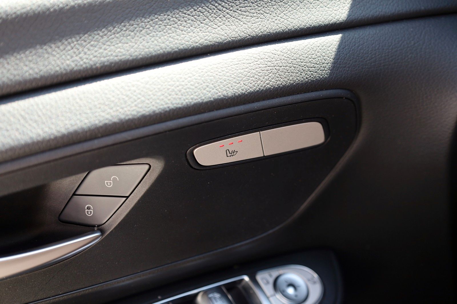 Fahrzeugabbildung Mercedes-Benz V 250d EDITION LANG,7Sitz,Navi,Kamera,ACC,AHK+WR