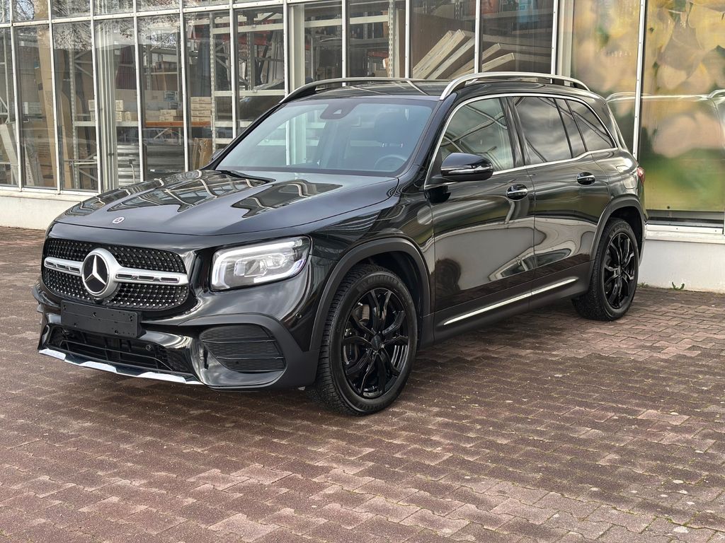 Mercedes-Benz GLB 220