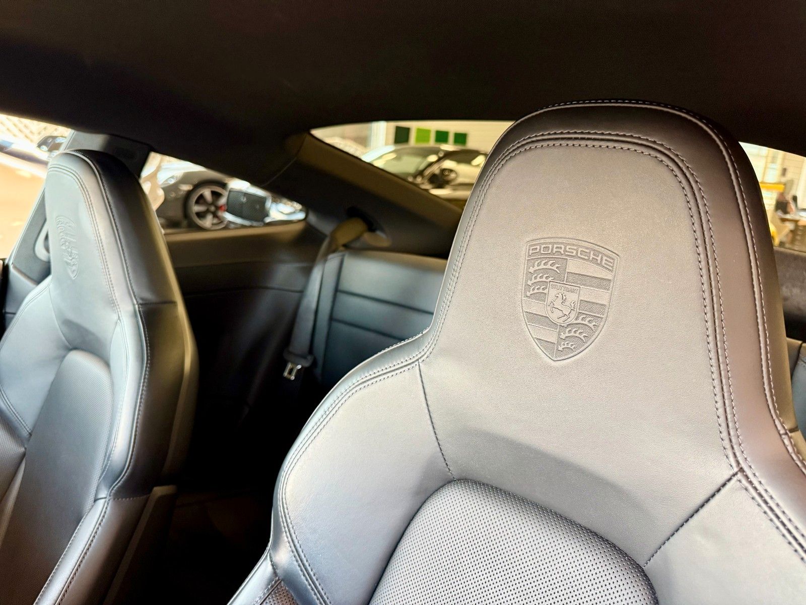 Fahrzeugabbildung Porsche 911 992 Carrera 4S SportDesign/ACC/SCP/APPROVED