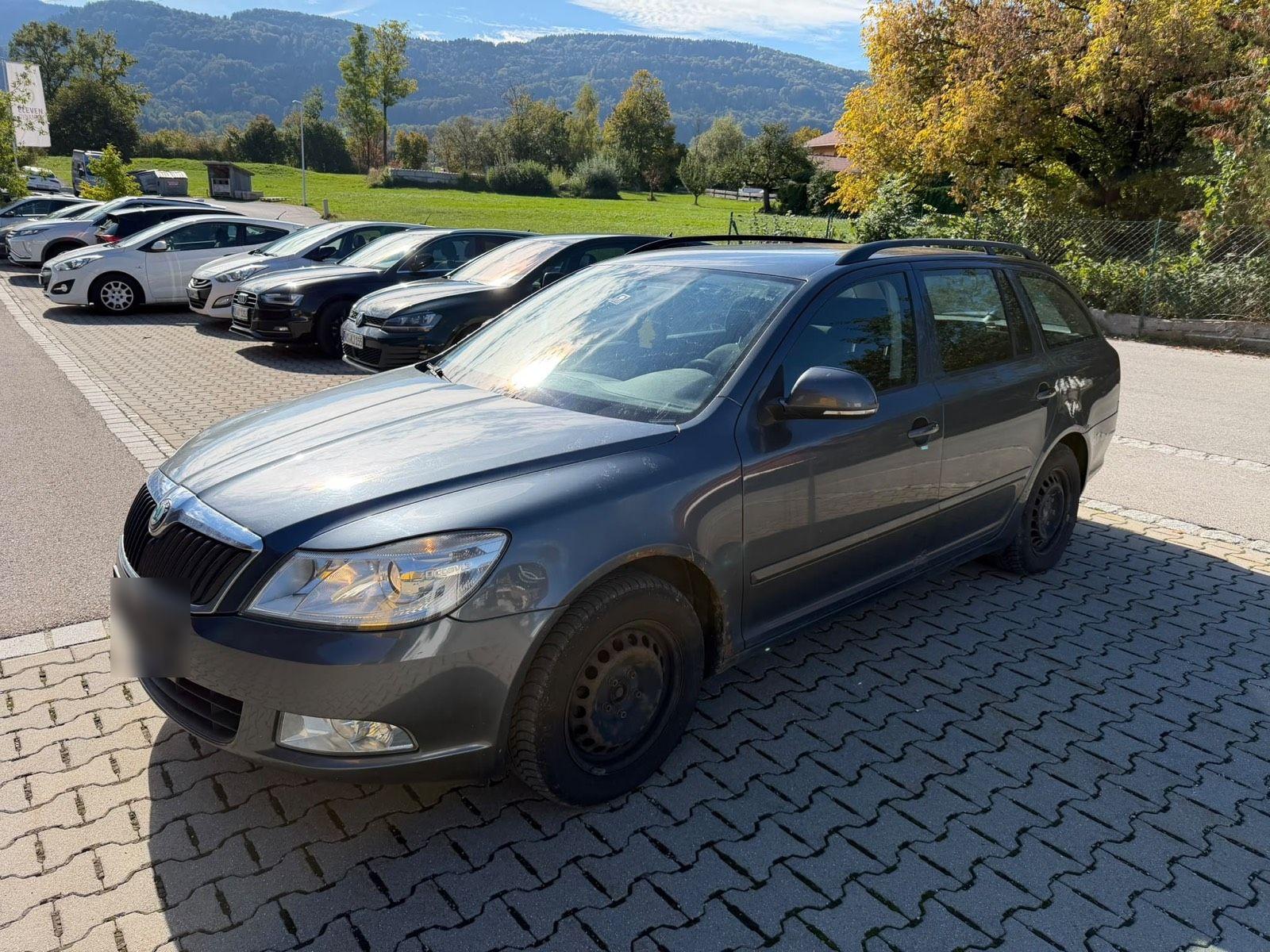 Skoda Octavia 2012 — engine 105 HP (77kW)