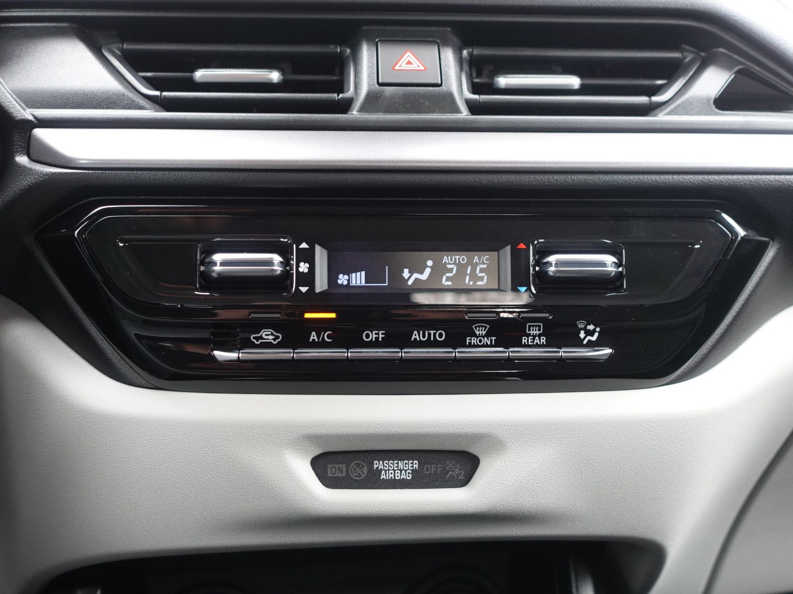 Fahrzeugabbildung Suzuki Swift Comfort+ 1.2 AUTOMATIK,Navi,Kamera,Sitzhzg