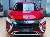 Mitsubishi Outlander / 4WD / Kamera / Sitzheiz. / Navi/1 Hd - gebrauchte Mitsubishi Kombis
