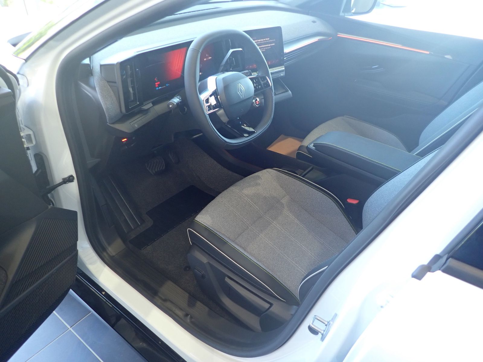 Fahrzeugabbildung Renault Megane E-Tech 60KW Techno 220 Comfort Range