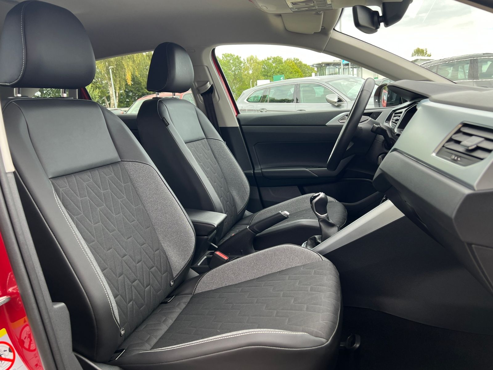 Fahrzeugabbildung Volkswagen Taigo Goal 1,0 l TSI *AHK,LED,ACC,R2D,Kamera,16'