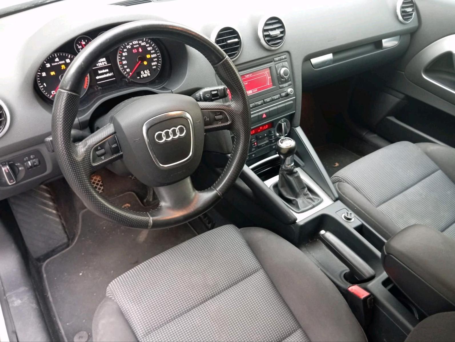 Audi A3 2012 — engine