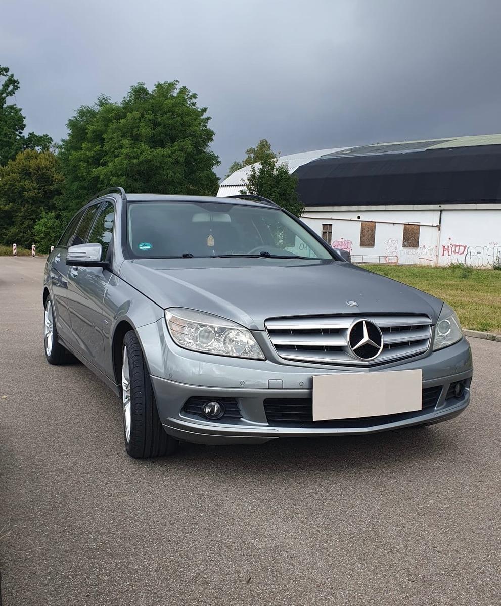 Mercedes-Benz C200 2010 — rear view