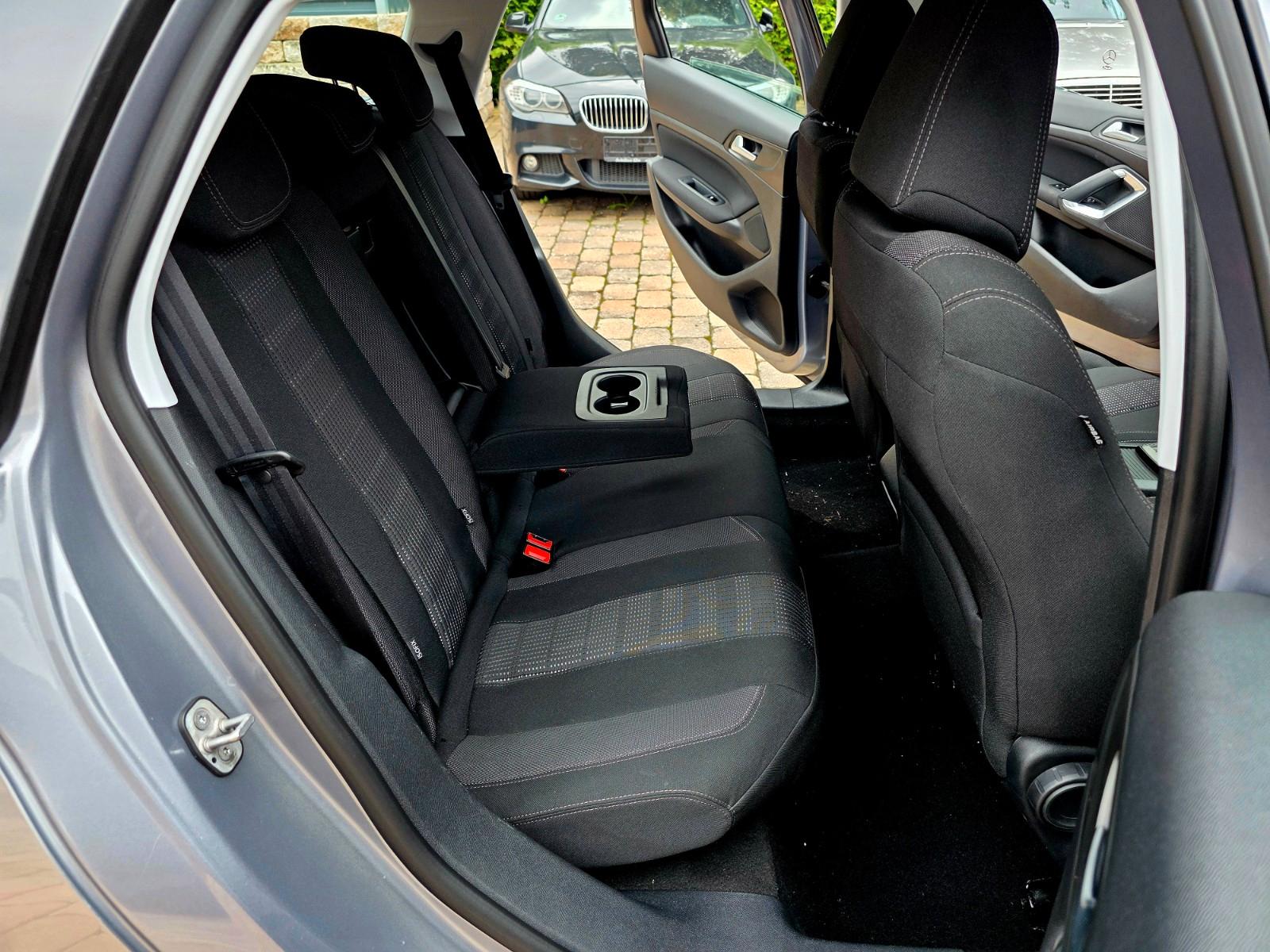 Peugeot 308 2015 — photo 24